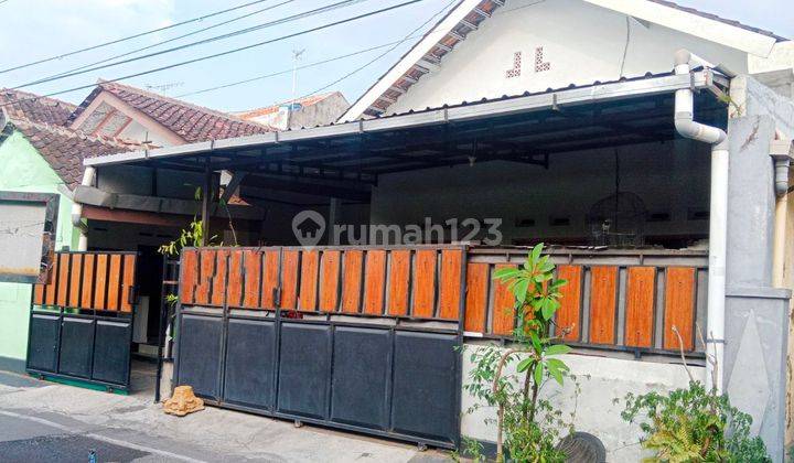 Rumah Strategis Siap Huni Dekat Mall Solo Square 1