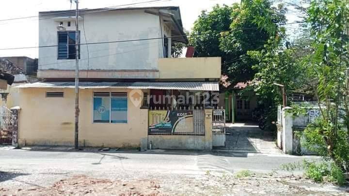 Rumah Kuni 2 Lantai Tengah Kota Bonus Kamar Kost  1