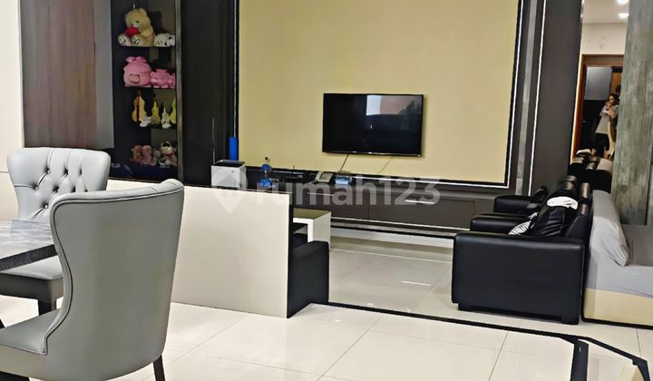 Singgasana Pradana Bandung - Minimalis Modern & Swimpool Siap Huni - Turun Harga Jual Cepat ( Harga Nego ) 2