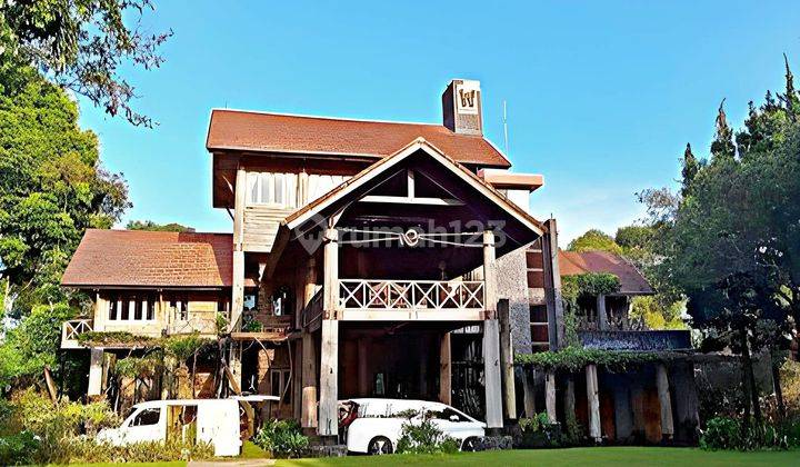 Villa Istana Bunga Lembang - Bangunan Bagus Halaman Luas View Gunung Siap Huni - Turun Harga Jual Cepat (Good Invest) 1