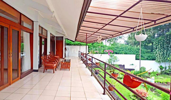 Setiabudi Bandung - Bangunan Bagus Furnished - Halaman Luas Siap Huni ( Harga Nego ) 1