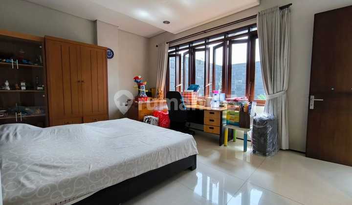 Rumah Di Cihampelas Mainroad - Bangunan & Lokasi Bagus Cocok Untuk Tinggal / Kantor ( Harga Nego ) 2