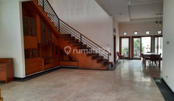 Perumahan Batununggal - Bangunan Bagus Semi Furnished & Halaman Belakang Siap Huni ( Harga Nego ) 2