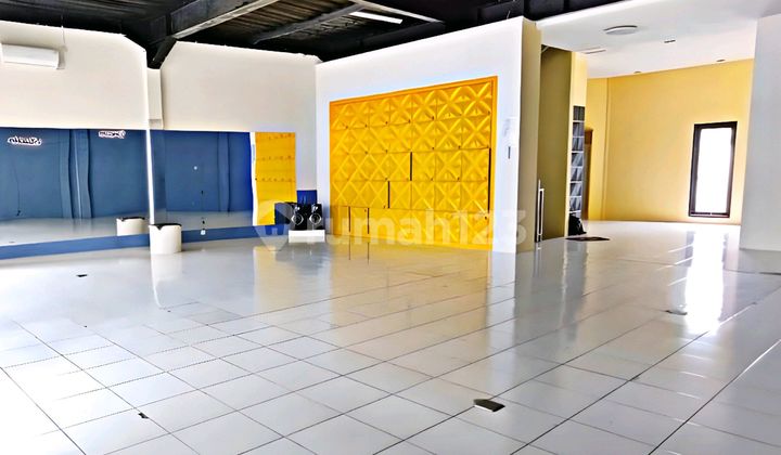 Ruang Usaha Kantoran Sayap Riau - Strategis Cocok Untuk Usaha / Kantor ( Harga Nego )