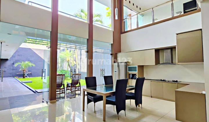 Setraduta Residence - Bangunan Bagus Halaman Depan & Belakang Siap Huni ( Full Furnished ) 1