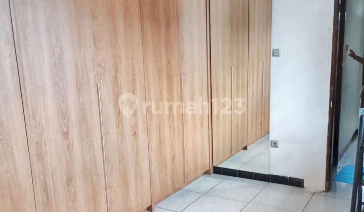 Rumah Klasik Dengan Halaman Hijau Asri Siap Huni Di Perumahan Setramurni Bandung 2