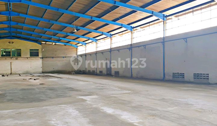 Clean Warehouse on Main Road Leuwigajah Cimahi - 40ft Container Access