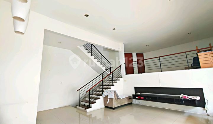 Perumahan Sayap Pasteur - Minimalis 2 Lantai Siap Huni - Cocok Untuk Kantor / Tinggal ( Harga Nego ) 1
