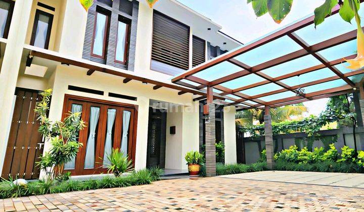 Rumah Semi Villa Di Ciumbuleuit - Full Furnished Lux Dengan Swimpool Siap Huni ( Harga Nego ) 1