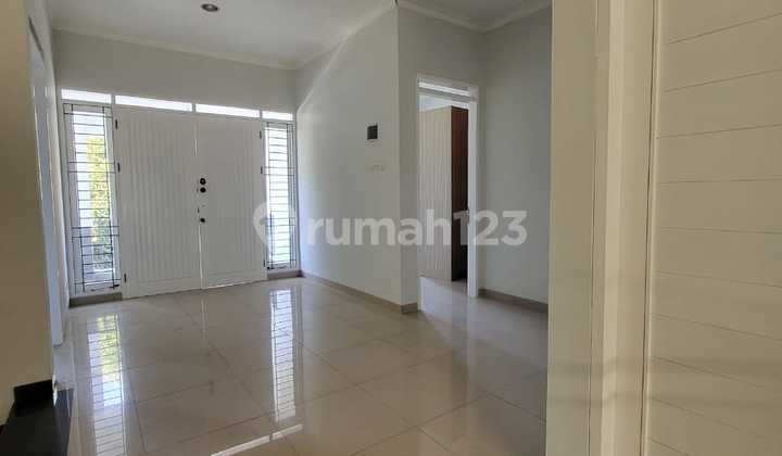 Batununggal Indah Housing - Minimalist with Front & Back Garden Ready to Occupy (Semi-Furnished) 2