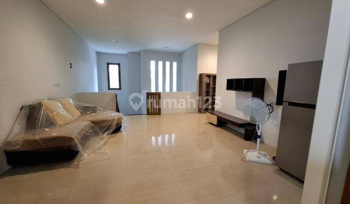 Setrasari Sayap Sukajadi - Bangunan Minimalis Modern Full Furnished Siap Huni (harga Nego) 2