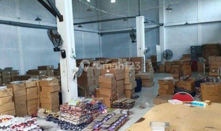 Rumah Gudang di Jalan Padi Utara 2 Lantai 1