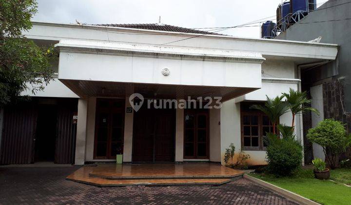 Rumah Besar Kokoh di di Jalan Tanjung 1