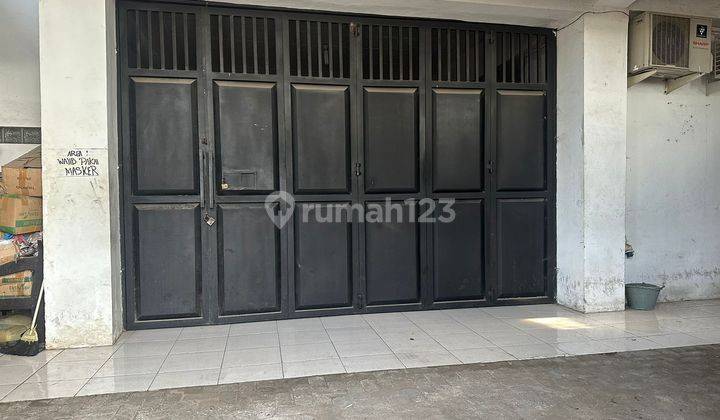 Rumah Gudang di Jalan Gondomono 2