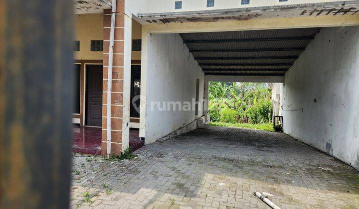 Dijual Rumah Dengan Tanah Luas 1