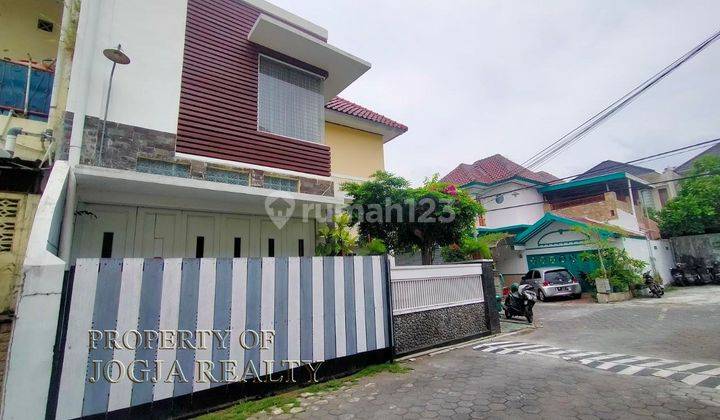 Rumah Bagus Dekat Ugm Semi Furnished Shm Di Mlati, Sleman 2