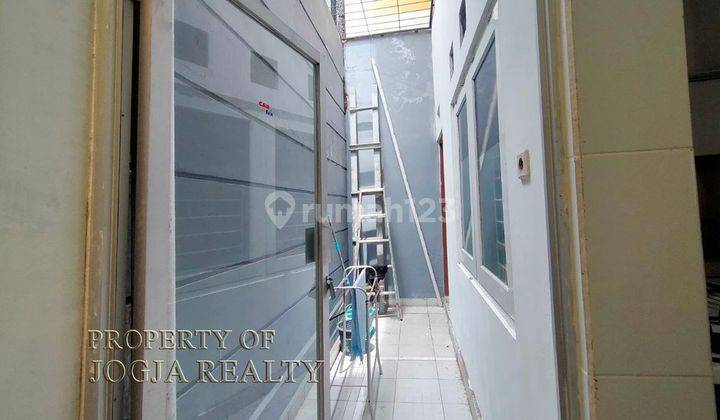 Rumah Bagus Dekat Ugm Semi Furnished Shm Di Mlati, Sleman 2