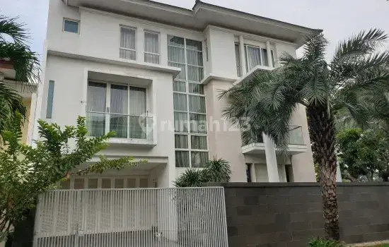 Rumah Huk 3 Lantai Ada Pool Dan Semi Furnished Permata Buana, Jakarta Barat 1