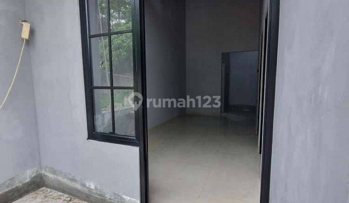 Rumah 2 Lantai 3 Kamar Tidur di Sriamur Bekasi Utara 2