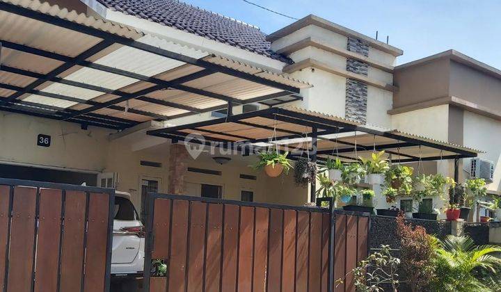 Rumah 2 Lantai Bagus Semi Furnished SHM di Pusat Kota Depok 1