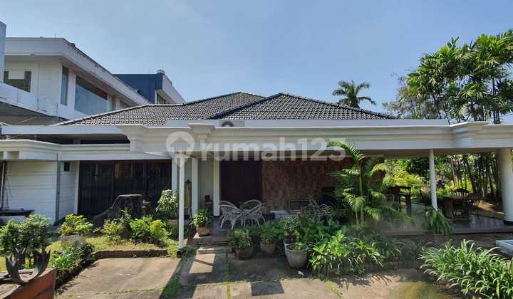 Rumah Commercial di Jl. Raya Diponegoro 158 (Hoek WR Supratman) Surabaya, Jawa Timur