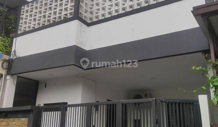 Rumah di jual 2 lantai harga terjangkau  1