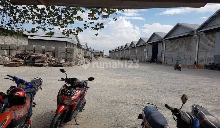 Gudang Di Pergudangan Karawang Barat 2