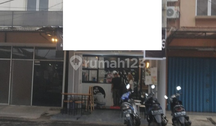 Ruko Mulus 2,5 Lantai Siap Pakai Eks Coffee Shop