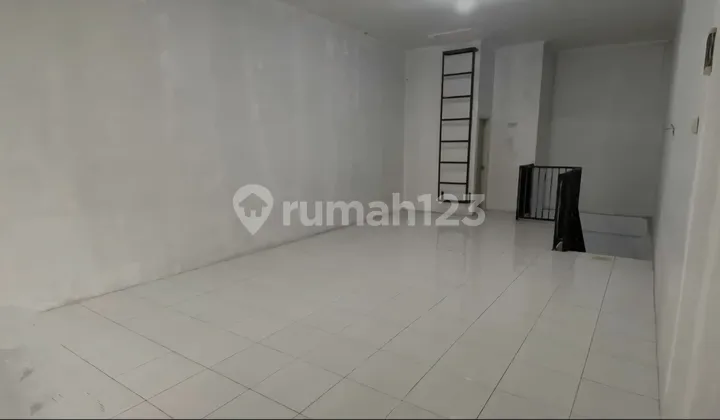 3-Story Ready-to-Use Shophouse in the 3-in-1 Warehouse Complex at Tambun City, Bekasi