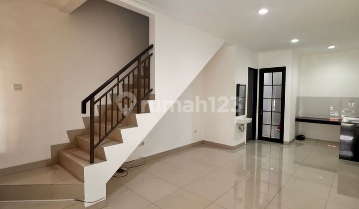 Nice House in Green Village Housing, Near Green Lake City Nice House in Green Village Housing, Near Green Lake City