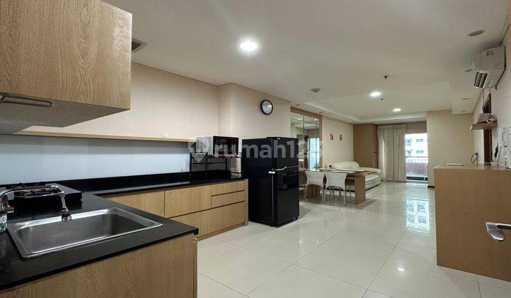 Condominium Green Bay 2 Kamar Tidur Semi Furnished Bagus 1