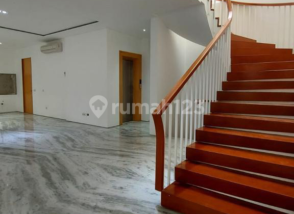 3-Story House on Jalan Niaga Hijau, Pondok Indah 2