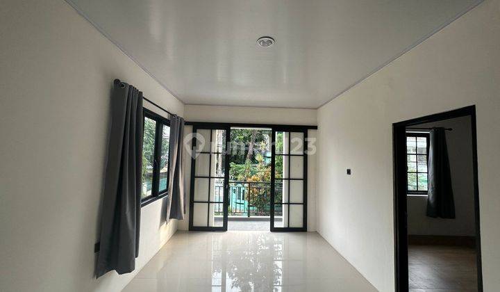 Rumah Semi Furnished Bagus di Taman palem lestari, Taman Palem 1