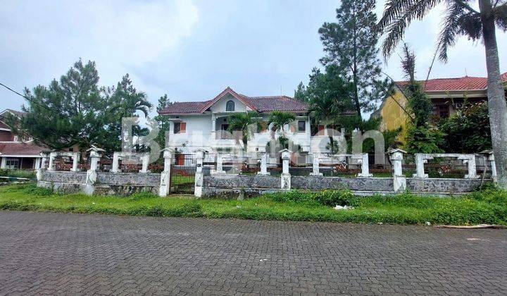 Rumah dijual di area Araya Rumah sultan besar Luas  harga realistis 1