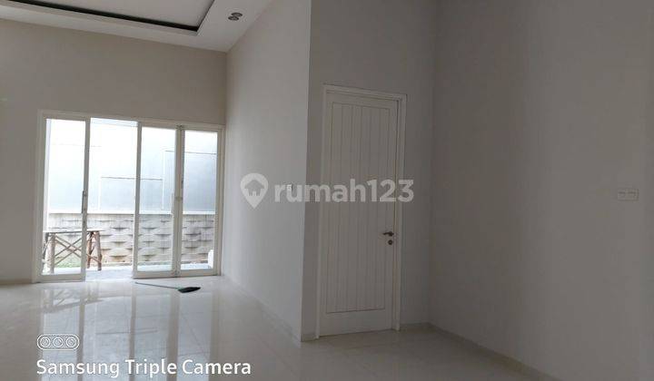 Rumah dijual di area Araya 2 Lantai model minimalis 2