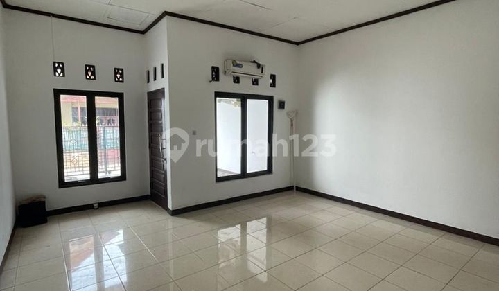 SHM House 10 Minutes to Grand Metropolitan Mall Bekasi with KPR J-39010 Assistance