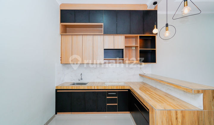 Rumah SHM Hadap Utara dekat Mall Paradise Walk Serpong Dibantu KPR J25116 2