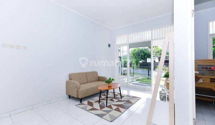 Rumah LT 200 Asri 15 Menit ke The Park Sawangan Baru Renov Semi Furnish J20237 2