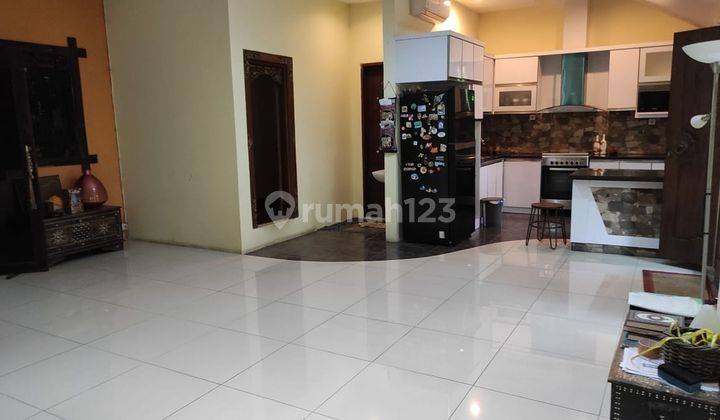 Rumah Idaman Carport Luas dekat Supermal Karawaci Tangerang Siap KPR J4579 2