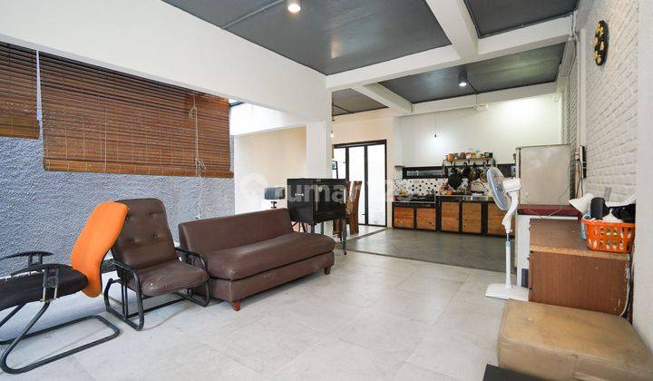 Rumah 2 Lt Semi Furnished Strategis 15 Menit Ke Supermall Karawaci, Bisa Kpr, J9321 2