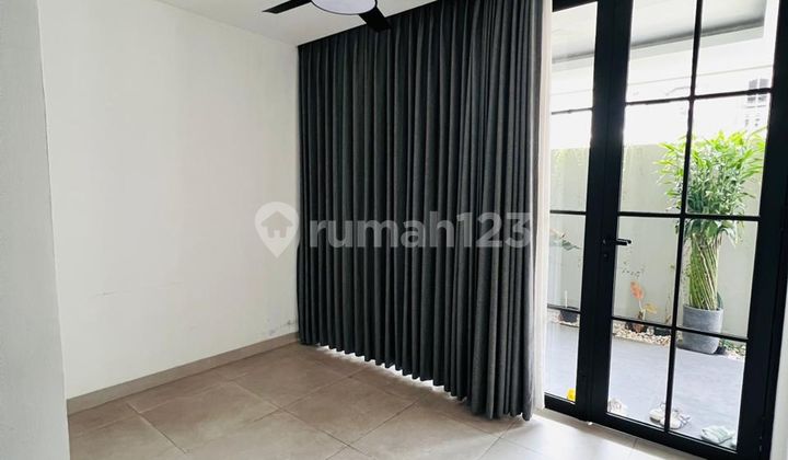 5 Bedroom House with SHM Ready for Mortgage 12 Minutes to Summarecon Mall Bekasi J-37914