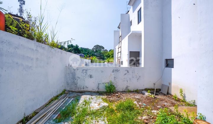 Rumah Hadap Timur 10 Mnt ke RS Citra Medika Depok SHM Dibantu KPR J-34093 2