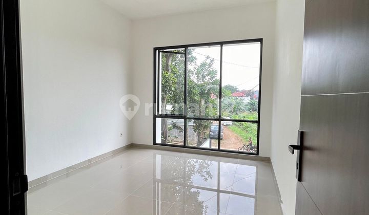 Modern Minimalist House 15 Minutes to Jati Warna 1 Toll Gate, Eligible for Mortgage J38304 2