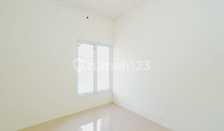 Two-Storey House with SHM 9 Minutes to Brawijaya Hospital Sawangan Ready to Occupy J25062 2