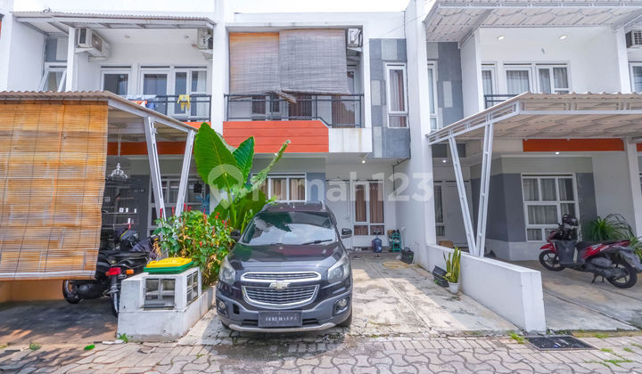 Rumah 2 Lt SHM 10 Menit ke The Park Sawangan Dibantu KPR J-31139