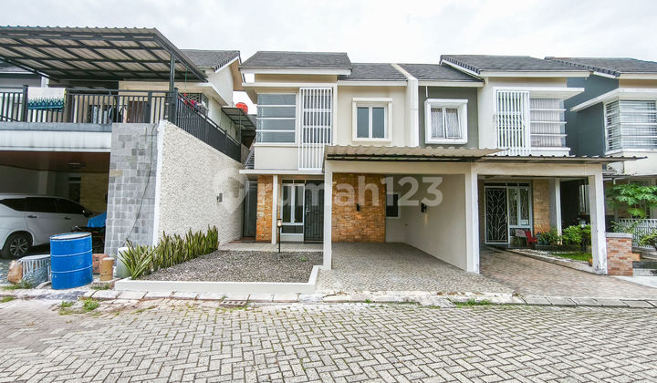 Strategic House 5 minutes to Metropolitan Mall Cibubur with KPR J-36961 Assistance Strategic House 5 minutes to Metropolitan Mall Cibubur with KPR J-36961 Assistance