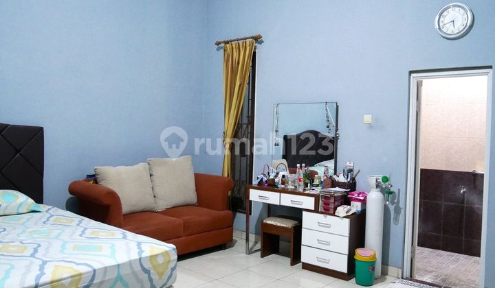 1-Story House Large Near Pondok Kelapa 2 Toll Gate Ready to Occupy J38293 1-Story House Large Near Pondok Kelapa 2 Toll Gate Ready to Occupy J38293