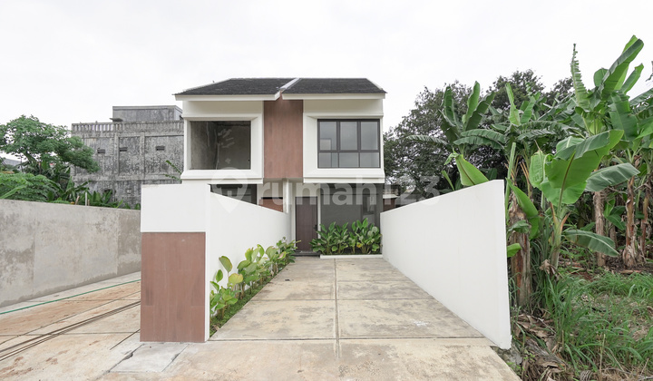 2-Storey House Ready to Occupancy 17 Minutes to Mitra Keluarga Jatiasih, Eligible for Mortgage J40796