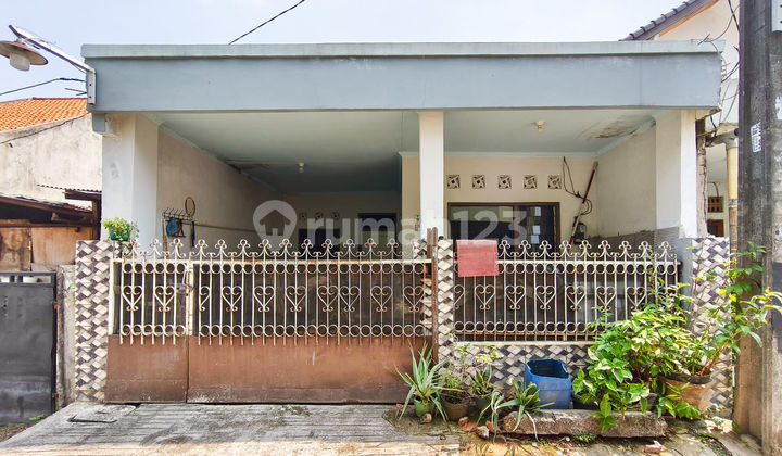 Rumah SHM 2 Lt Bebas Banjir 9 Menit ke Primaya Hospital Bekasi Barat J-37082