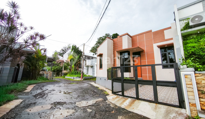 Rumah 10 Menit ke Cibinong City Center SHM Siap Huni Dibantu KPR J-37040 2